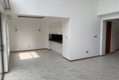 4 Bed Townhouse with En Suite in Runda - 3