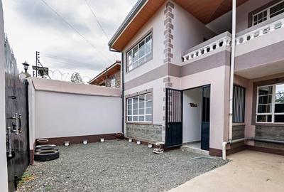 3 Bed Apartment with En Suite in Kitengela