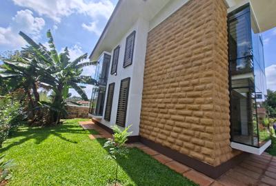 2 Bed Townhouse with En Suite at Off Ridgeways Rd - 2