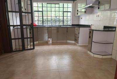 4 Bed House with En Suite in Kiambu Road