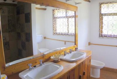 5 Bed Villa with En Suite at Diani