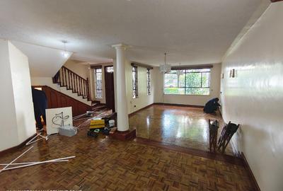 4 Bed Townhouse with En Suite at Valley Arcade - 4