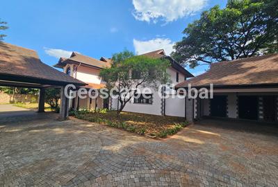 5 Bed House with En Suite in Gigiri