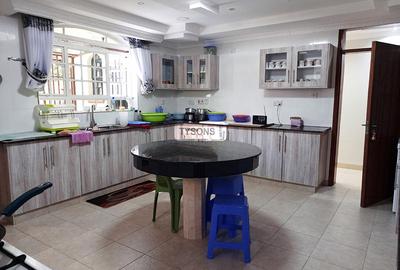 6 Bed House with En Suite in Kiambu Town