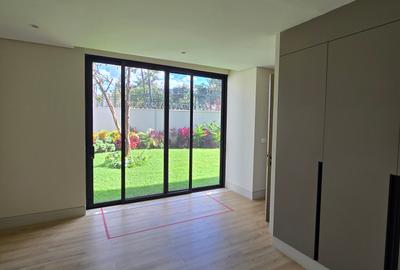 5 Bed Townhouse with En Suite in Kyuna - 4