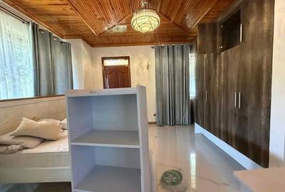 6 Bed House with En Suite in Karen - 4