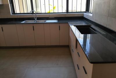 5 Bed Townhouse with En Suite in Loresho