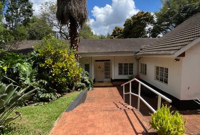 4 Bed Villa with En Suite in Spring Valley - 4