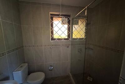 4 Bed House with En Suite in Runda - 4