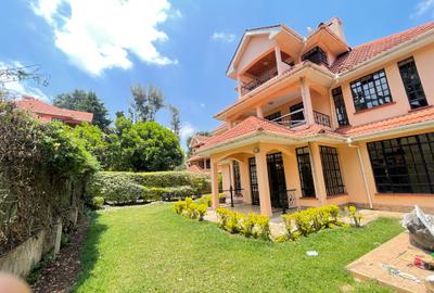 5 Bed Townhouse with En Suite in Lavington