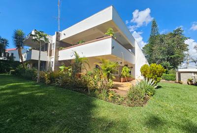 5 Bed House with En Suite in Loresho