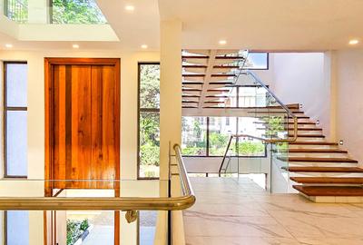 5 Bed Villa with En Suite at Karen Rd