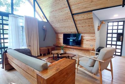 2 Bed House with En Suite at Unep - 2