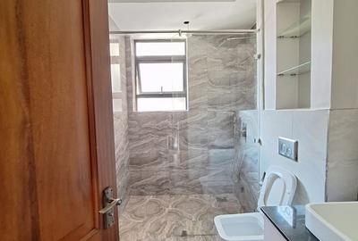 4 Bed Apartment with En Suite at Riverside Drive - 3