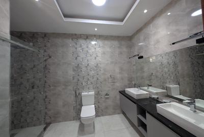 5 Bed Townhouse with En Suite in Lavington
