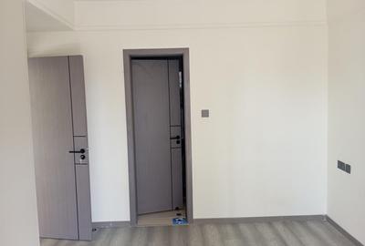 1 Bed Apartment with En Suite at Westlands Road - 4