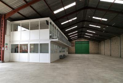 13,000 ft² Warehouse in Industrial Area - 3