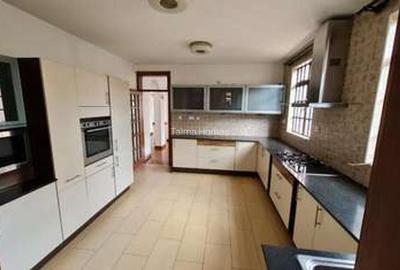 4 Bed Townhouse with En Suite at Lavington Green - 3