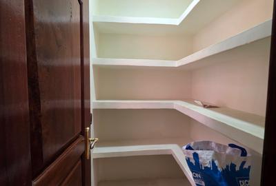 4 Bed Villa with En Suite in Kyuna - 4