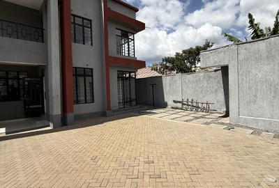 6 Bed House with En Suite at Membley - 2