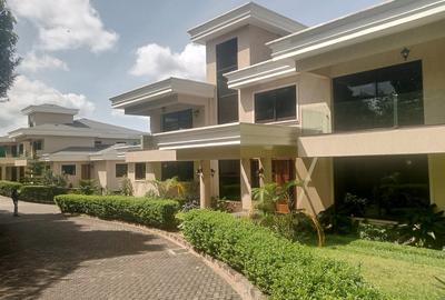 5 Bed House with En Suite in Loresho