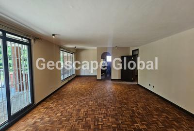 5 Bed House with En Suite in Spring Valley - 2