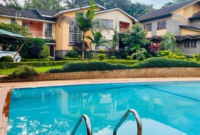 Serviced 2 Bed Apartment with En Suite in Rosslyn