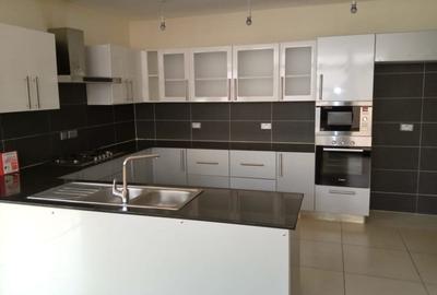 4 Bed House with En Suite in Karen - 4