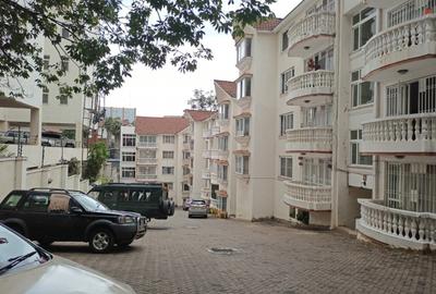 3 Bed Apartment with En Suite at Off Rhapta Road