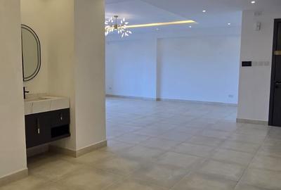 Serviced 4 Bed Apartment with En Suite in Parklands - 2