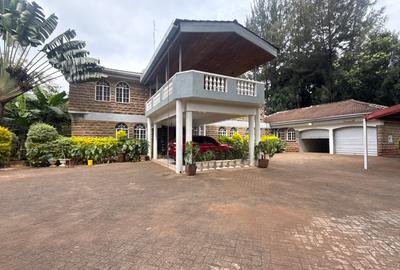 Commercial Property with Service Charge Included in Lavington