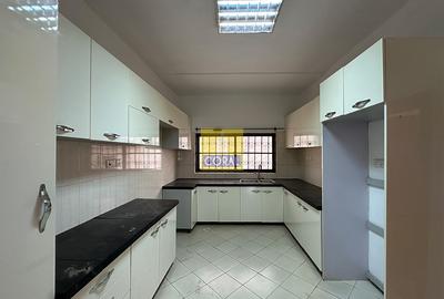 4 Bed Townhouse in Parklands - 2