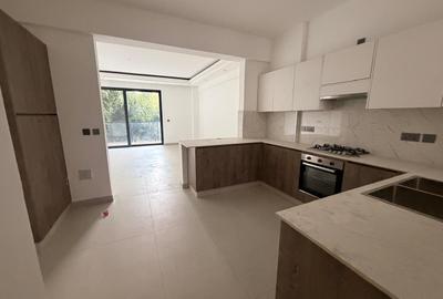 2 Bed Apartment with Gym in Brookside - 3