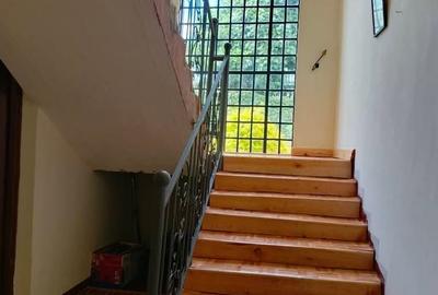 5 Bed House with En Suite in Kitisuru