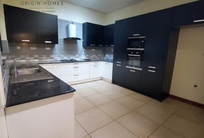 3 Bed Apartment with En Suite at Parklands