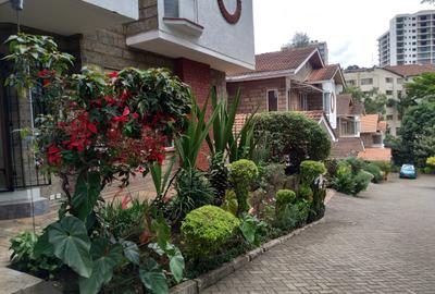 4 Bed Townhouse with En Suite in Spring Valley