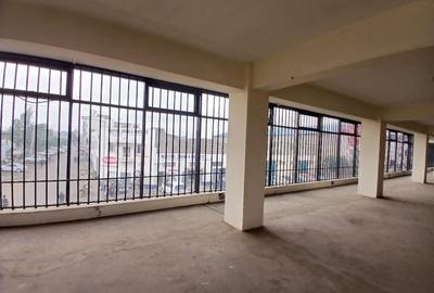 8,400 ft² Warehouse with Parking in Industrial Area - 3