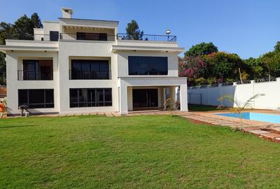 6 Bed House with En Suite at