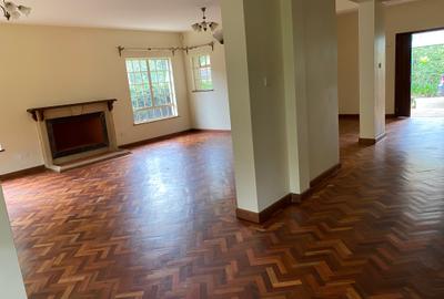 5 Bed Townhouse with En Suite in Lavington