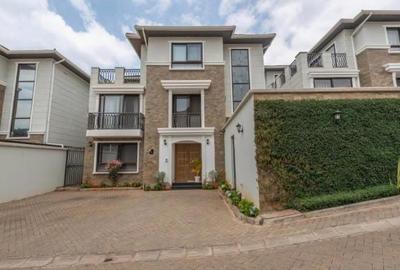 5 Bed Townhouse with En Suite in Spring Valley