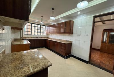 3 Bed Apartment with En Suite in Kileleshwa