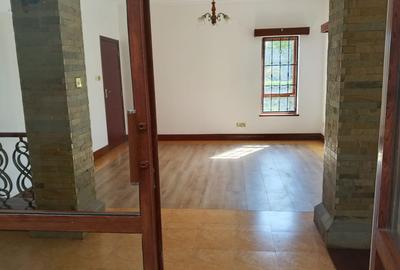 5 Bed Townhouse with En Suite in Runda - 3