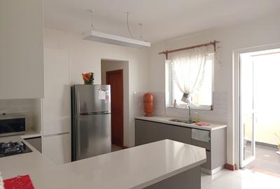 3 Bed Apartment with En Suite in Parklands