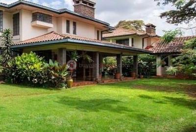 5 Bed Townhouse with En Suite at Muteero Estate