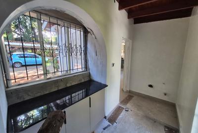 5 Bed House with En Suite in Muthaiga - 3