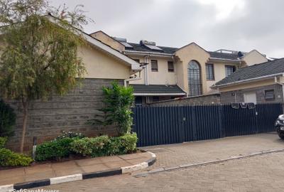 3 Bed Townhouse with En Suite at Donholm