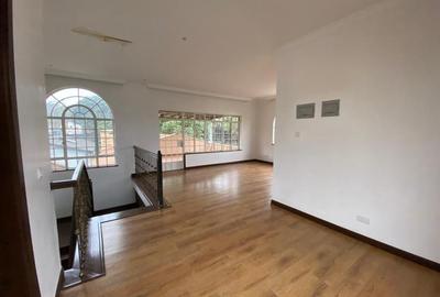 5 Bed Townhouse with En Suite in Lavington