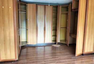 4 Bed Townhouse with En Suite in Westlands Area