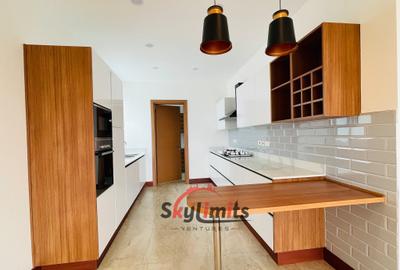 3 Bed Apartment with En Suite in Parklands - 4