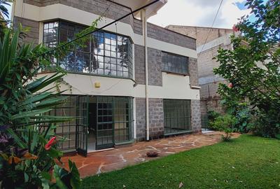 5 Bed Townhouse with En Suite in Spring Valley